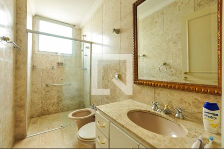 Apartamento à venda com 297m², 3 quartos e 3 vagas Apartamento à venda com 297m², 3 quartos e 3 vagasBanheiro da Suíte 2
