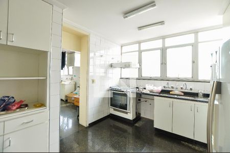 Apartamento à venda com 297m², 3 quartos e 3 vagas Apartamento à venda com 297m², 3 quartos e 3 vagasCozinha