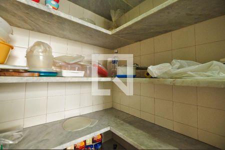 Apartamento à venda com 297m², 3 quartos e 3 vagas Apartamento à venda com 297m², 3 quartos e 3 vagasDespensa