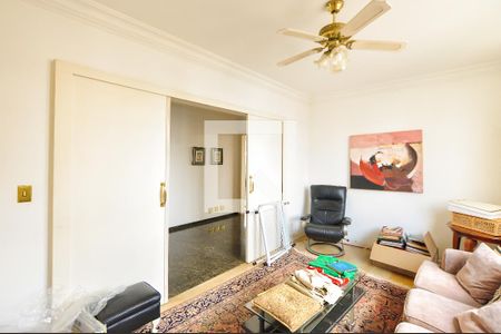 Apartamento à venda com 297m², 3 quartos e 3 vagas Apartamento à venda com 297m², 3 quartos e 3 vagasEscritório