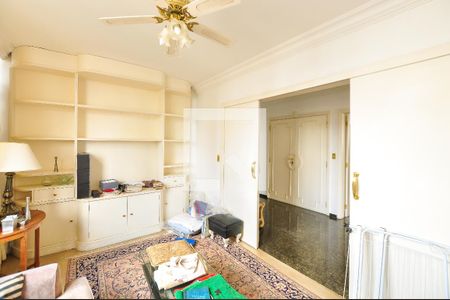 Apartamento à venda com 297m², 3 quartos e 3 vagas Apartamento à venda com 297m², 3 quartos e 3 vagasEscritório