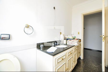 Apartamento à venda com 297m², 3 quartos e 3 vagas Apartamento à venda com 297m², 3 quartos e 3 vagasLavabo