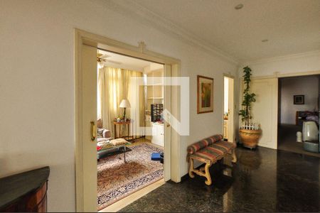 Apartamento à venda com 297m², 3 quartos e 3 vagas Apartamento à venda com 297m², 3 quartos e 3 vagasHall de entrada