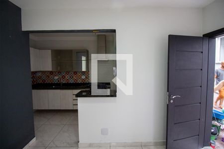 Sala de casa de condomínio para alugar com 2 quartos, 65m² em Vila Princesa Isabel, São Paulo