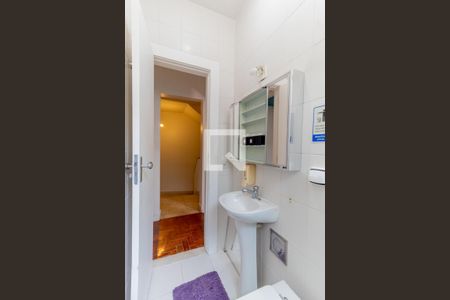 Casa à venda com 264m², 4 quartos e 3 vagas Casa à venda com 264m², 4 quartos e 3 vagasBanheiro Social 2 - terceiro andar