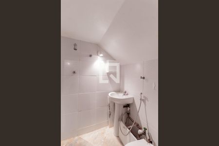 Casa à venda com 264m², 4 quartos e 3 vagas Casa à venda com 264m², 4 quartos e 3 vagasLavabo - primeiro andar