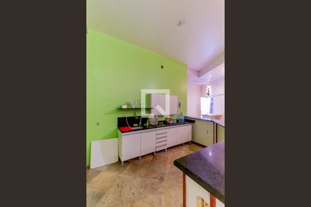 Casa à venda com 264m², 4 quartos e 3 vagas Casa à venda com 264m², 4 quartos e 3 vagasCozinha 1 - primeiro andar