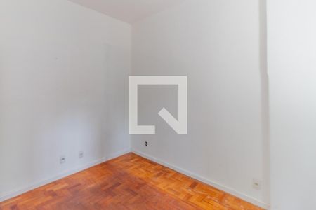 Casa à venda com 264m², 4 quartos e 3 vagas Casa à venda com 264m², 4 quartos e 3 vagasQuarto 2 - terceiro andar