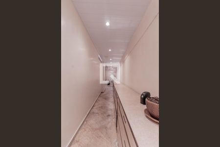 Casa à venda com 264m², 4 quartos e 3 vagas Casa à venda com 264m², 4 quartos e 3 vagasCorredor - primeiro andar