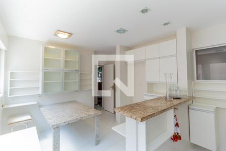 Casa à venda com 264m², 4 quartos e 3 vagas Casa à venda com 264m², 4 quartos e 3 vagasCozinha 2 - segundo andar