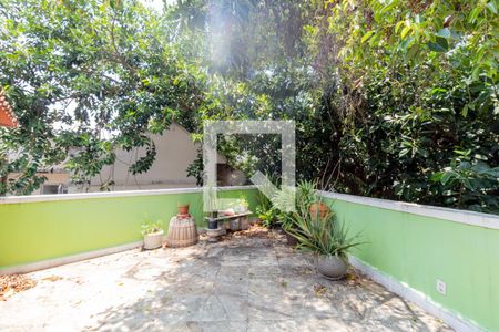 Casa à venda com 264m², 4 quartos e 3 vagas Casa à venda com 264m², 4 quartos e 3 vagasTerraço - quarto andar