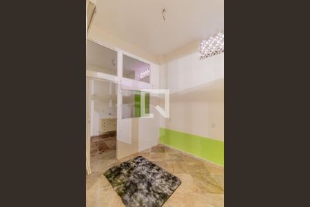 Casa à venda com 264m², 4 quartos e 3 vagas Casa à venda com 264m², 4 quartos e 3 vagasEscritório - primeiro andar