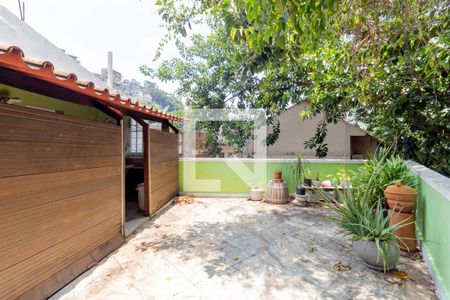 Casa à venda com 264m², 4 quartos e 3 vagas Casa à venda com 264m², 4 quartos e 3 vagasTerraço - quarto andar