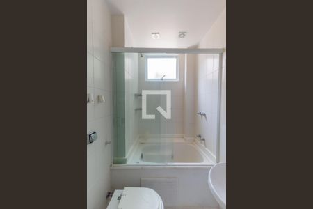 Casa à venda com 264m², 4 quartos e 3 vagas Casa à venda com 264m², 4 quartos e 3 vagasBanheiro da Suíte