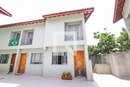 Casa de condomínio à venda com 80m², 2 quartos e 2 vagas Casa de condomínio à venda com 80m², 2 quartos e 2 vagasFachada