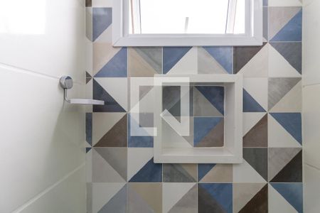 Apartamento para alugar com 83m², 2 quartos e 1 vagaDetalhe do banheiro social