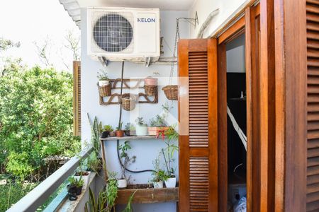 Casa para alugar com 160m², 5 quartos e 3 vagasSacada da Sala 2