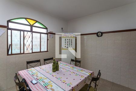 Casa à venda com 150m², 3 quartos e 4 vagasCopa