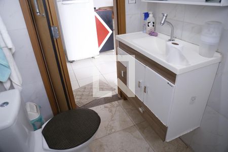 Casa à venda com 120m², 3 quartos e 3 vagasBanheiro-Casa 2