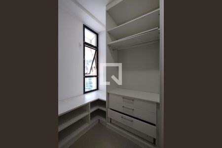 Apartamento para alugar com 80m², 3 quartos e 1 vaga Apartamento para alugar com 80m², 3 quartos e 1 vagaCloset