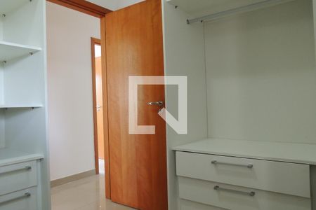 Apartamento para alugar com 80m², 3 quartos e 1 vagaCloset