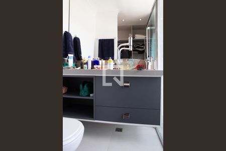 Apartamento à venda com 71m², 2 quartos e 1 vaga Apartamento à venda com 71m², 2 quartos e 1 vagaBanheiro da Suíte