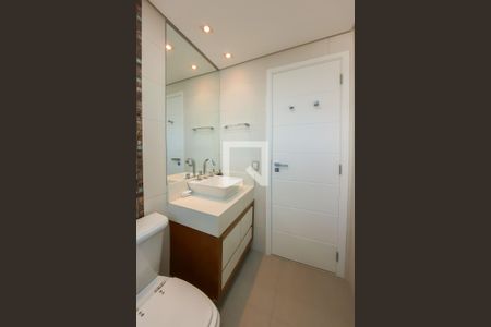 Apartamento para alugar com 107m², 2 quartos e 2 vagas Apartamento para alugar com 107m², 2 quartos e 2 vagasBanheiro da Suíte