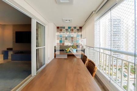 Apartamento para alugar com 107m², 2 quartos e 2 vagas Apartamento para alugar com 107m², 2 quartos e 2 vagasVaranda