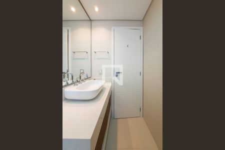 Apartamento para alugar com 107m², 2 quartos e 2 vagas Apartamento para alugar com 107m², 2 quartos e 2 vagasBanheiro Social