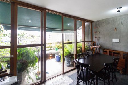 Casa à venda com 300m², 3 quartos e 3 vagasChurrasqueira