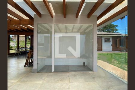 Casa de condomínio à venda com 263m², 4 quartos e 6 vagas