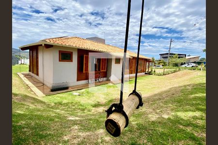 Casa de condomínio à venda com 263m², 4 quartos e 6 vagas