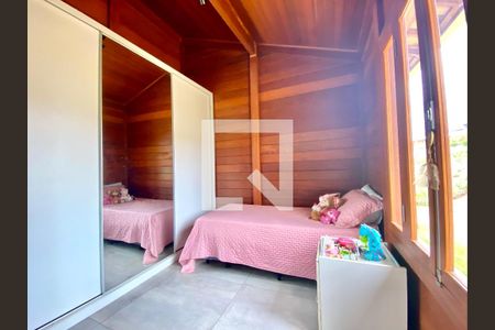 Casa de condomínio à venda com 263m², 4 quartos e 6 vagas