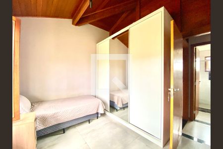 Casa de condomínio à venda com 263m², 4 quartos e 6 vagas