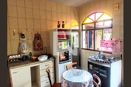 Casa à venda com 324m², 3 quartos e 4 vagas