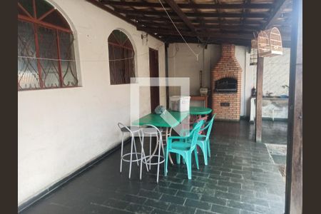 Casa à venda com 324m², 3 quartos e 4 vagas