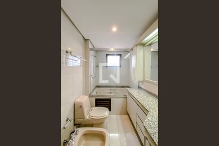 Apartamento para alugar com 132m², 3 quartos e 2 vagasBanheiro Suíte 