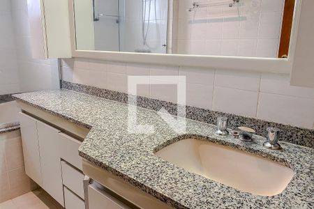 Apartamento para alugar com 132m², 3 quartos e 2 vagasBanheiro Suíte 