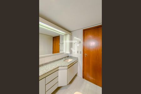 Apartamento para alugar com 132m², 3 quartos e 2 vagasBanheiro Suíte 