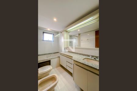 Apartamento para alugar com 132m², 3 quartos e 2 vagasBanheiro Suíte 