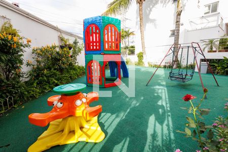 Apartamento para alugar com 65m², 2 quartos e 1 vaga Apartamento para alugar com 65m², 2 quartos e 1 vagaÁrea comum - Playground