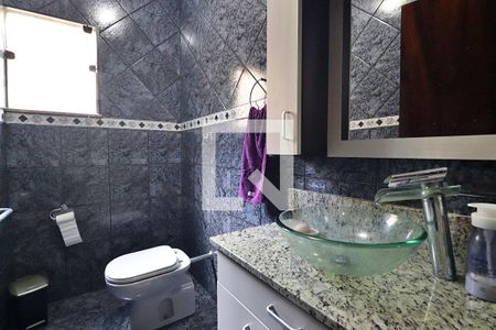 Casa à venda com 225m², 4 quartos e 4 vagasBanheiro Social 2