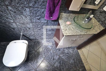Casa à venda com 225m², 4 quartos e 4 vagasBanheiro Social 2