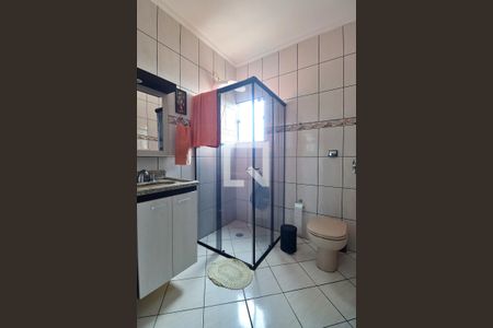 Casa à venda com 225m², 4 quartos e 4 vagasBanheiro Social 1