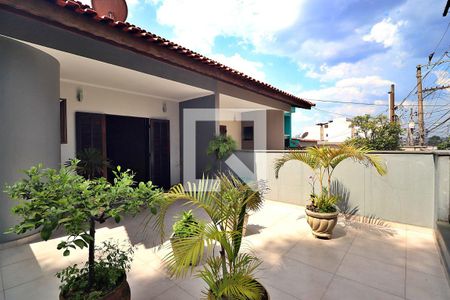 Casa à venda com 225m², 4 quartos e 4 vagasVaranda do Quarto 1 - Suíte