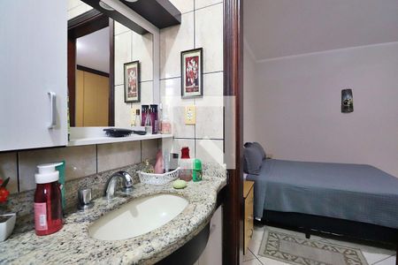 Casa à venda com 225m², 4 quartos e 4 vagasBanheiro do Quarto 1 - Suíte