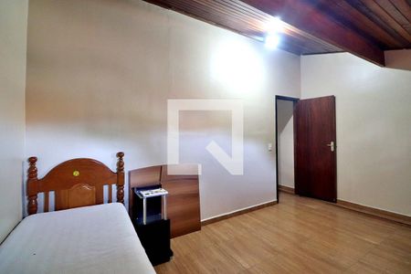 Casa à venda com 225m², 4 quartos e 4 vagasSótão - Quarto