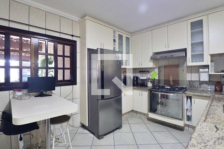Casa à venda com 225m², 4 quartos e 4 vagasCozinha