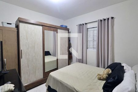 Casa à venda com 225m², 4 quartos e 4 vagasEdícula - Quarto