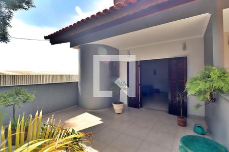 Casa à venda com 225m², 4 quartos e 4 vagasVaranda do Quarto 1 - Suíte